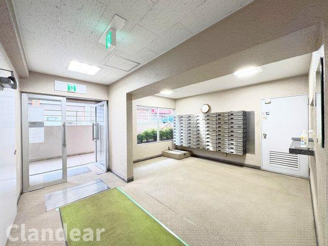  ルネ松戸のロビー|ドキドキの新生活も、安心してスタート。ぴったりの住まいを見つけませんか？クランディアが一緒に住まい選びをサポートします‼　まずは、お気軽にお問合せください　＃クランディア