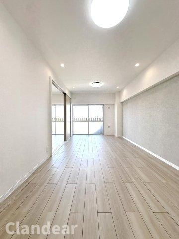  ルネ松戸の居間・リビング|ドキドキの新生活も、安心してスタート。ぴったりの住まいを見つけませんか？クランディアが一緒に住まい選びをサポートします‼　まずは、お気軽にお問合せください　＃クランディア