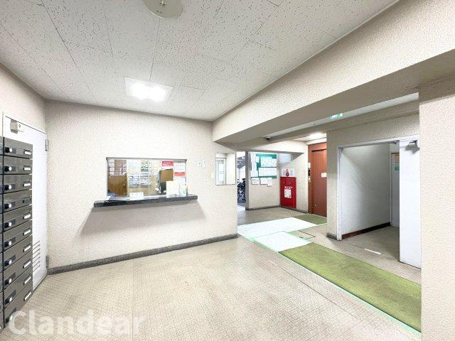  ルネ松戸のロビー|ドキドキの新生活も、安心してスタート。ぴったりの住まいを見つけませんか？クランディアが一緒に住まい選びをサポートします‼　まずは、お気軽にお問合せください　＃クランディア
