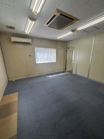 【売事務所・工場・倉庫】大津市国分2丁目の洋室|コンパクトで使いやすい洋室です