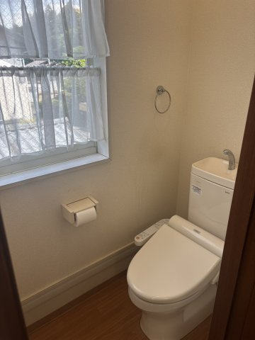 【売事務所・工場・倉庫】大津市国分2丁目のトイレ|トイレもきれいです