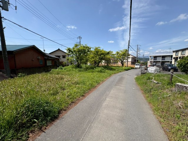 富士宮市宮原の売地の前面道路含む現地写真