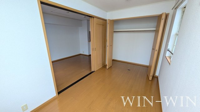 宇塚ハイツの洋室