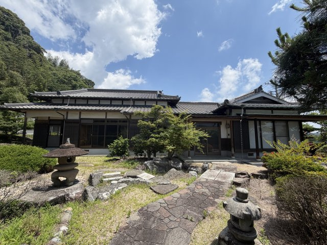西高泊売家の外観