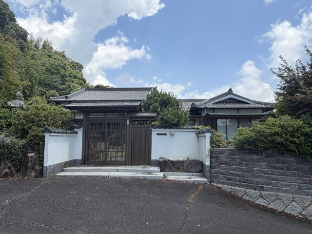 西高泊売家の外観