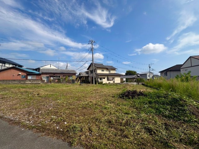 富士宮市宮原の売地の前面道路含む現地写真