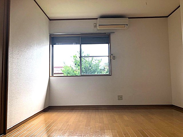 パーシモンヒルズの洋室