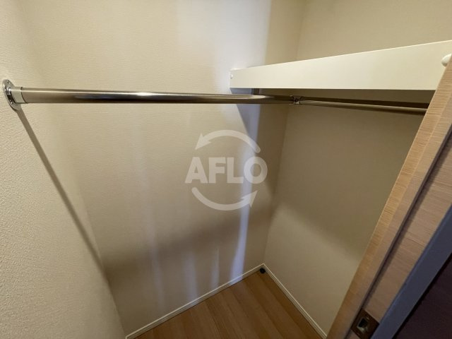 クレヴィアタワー中之島　福島小学校区の収納|クレヴィアタワー中之島　ウォークインクローゼット
