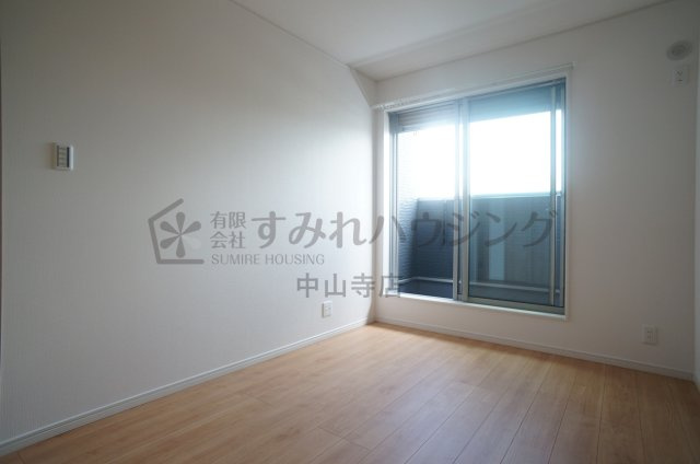 レミエ宝塚の洋室