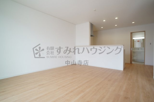 レミエ宝塚の居間・リビング