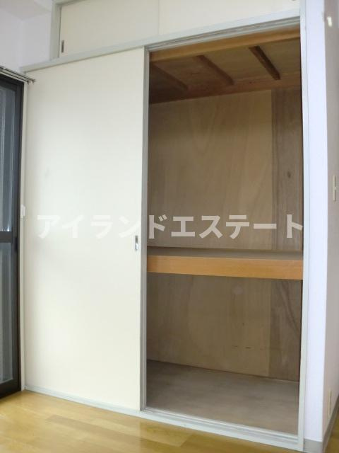 NSハイム　バストイレ別　脱衣所　角住戸の収納