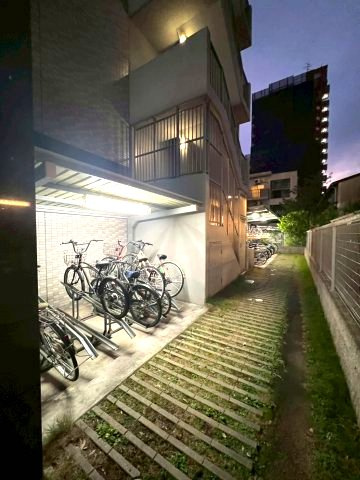 エスリード名城公園　名古屋市賃貸　仲介手数料無料の駐車場|駐輪場