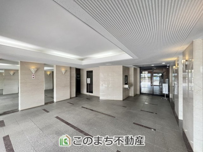 【エントランス】 | プレシーン野木ハイライズ | 広くて素敵なエントランスホール♪