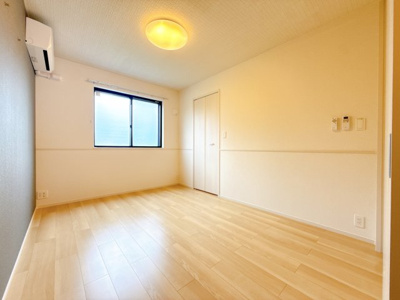 【寝室】 | ハイグレイス５番館 | ※同物件、同タイプ、間取り反転のお部屋です