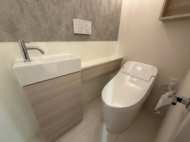 D-ROOM中小阪のトイレ
