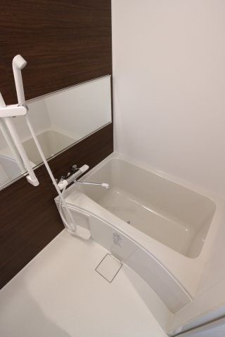 ジーメゾン東垂水の浴室