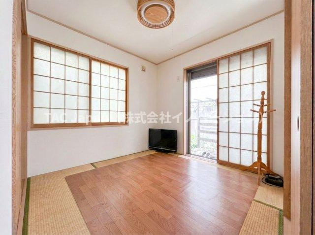 古千谷本町の良邸の和室|【Japanese room】
リビングに面する和室（約4.5帖）は急な来客時やお子様の遊び場etc使い勝手にこまりません。