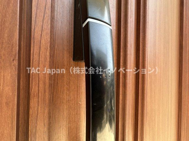 古千谷本町の良邸の防犯設備|【カードキー】
荷物が多くても玄関ドアノブにカードキーを近づけると解錠できる大変便利なシステム。
