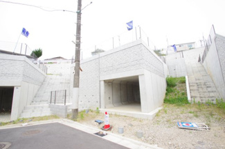 【外観】 | 【仲介手数料無料】川崎市麻生区千代ヶ丘8丁目　売地（全10区画）No.5区画　3280万円 | 地下車庫1台分付です。