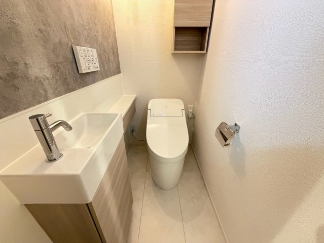 D-ROOM中小阪のトイレ