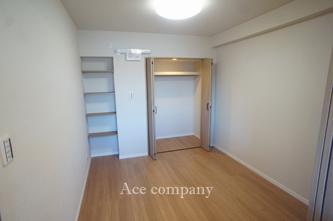【子供部屋】 | ルイシャトレあびこ | 【洋室4.3帖】エアコン先行配管済み☆クローゼット完備です♪
