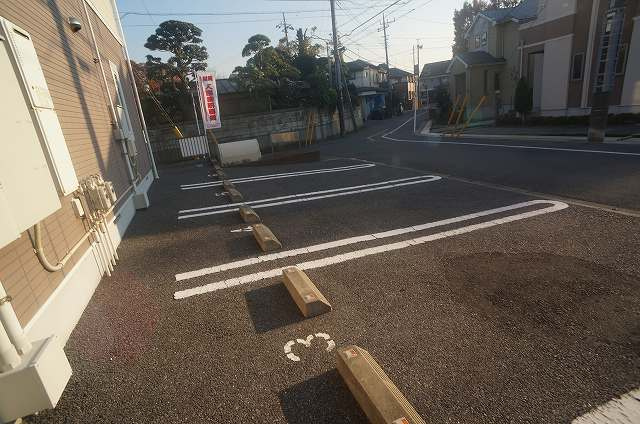 サニーヒルズⅢの駐車場