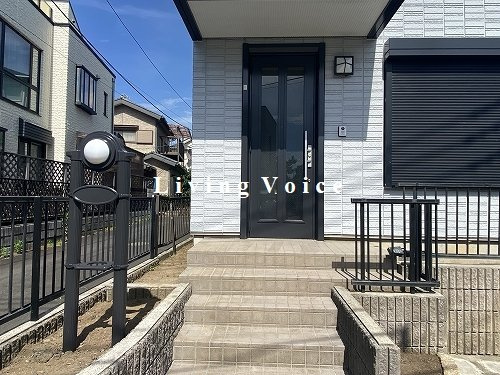 【エントランス】 | 【仲介手数料０円】茅ヶ崎市香川3丁目　中古一戸建て | 茅ヶ崎市香川3丁目　中古一戸建て