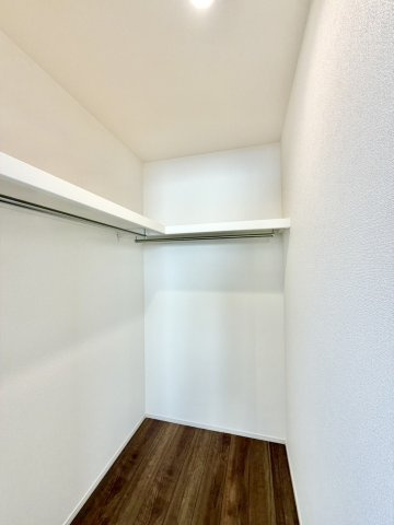 泉南市男里７丁目　新築戸建の収納
