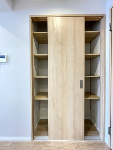 じょい下鴨の収納|キッチン横収納