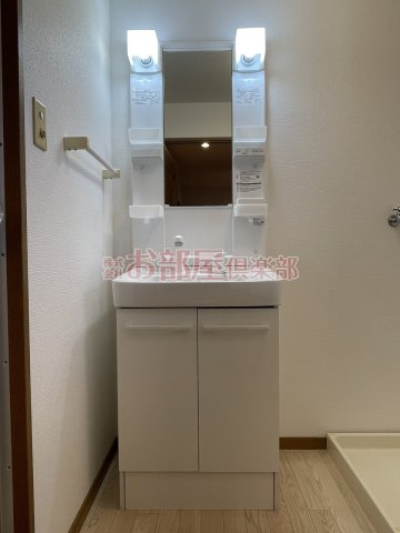 エステートKの洗面所|ゆったりとスペースのある洗面所