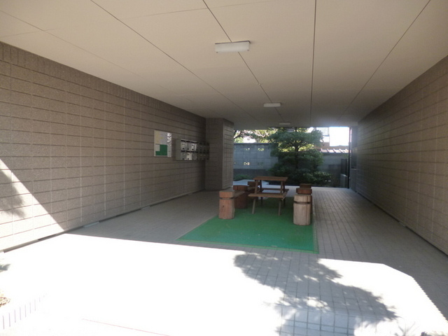 ディアナコートのエントランス|★共用広場です★
