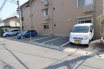 【駐車場】 | ＰＥＡＣＥＦＵＬＬＹ | 駐車場