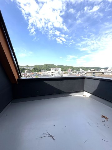 GREEN SIDE LIFE｜木の温もりと暮らす、逗子の丘の家。のバルコニー