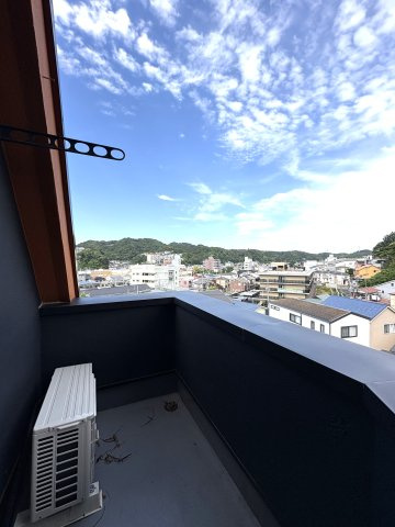 GREEN SIDE LIFE｜木の温もりと暮らす、逗子の丘の家。のバルコニー