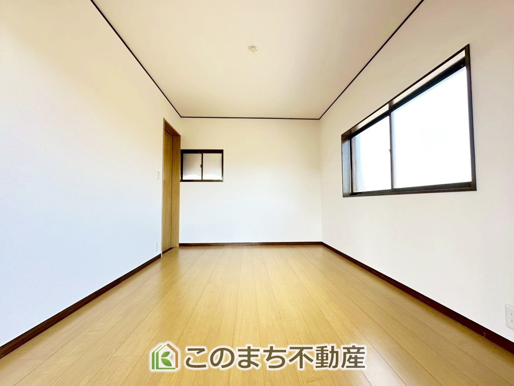 宇都宮市針ヶ谷1期中古戸建の洋室|一人ひとりの大切なプライベート空間。ゆとりある広さで、一人の時間をゆったりと過ごせる安らぐお部屋になるはずです。
