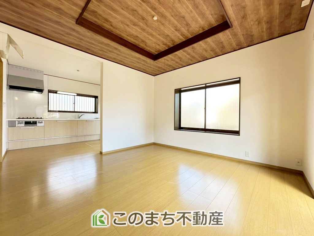 宇都宮市針ヶ谷1期中古戸建の居間・リビング|南向きのリビングは一日中太陽の光が射し込みます♪家族が集まる空間は、自然と笑顔が溢れます。