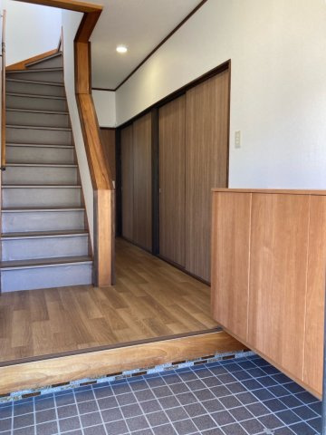 千曲市新田　中古住宅の玄関