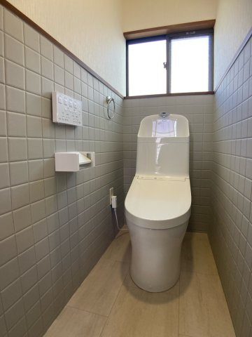 千曲市新田　中古住宅のトイレ