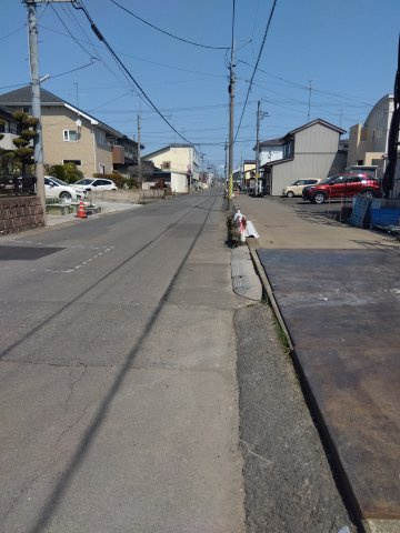 八戸市江陽１丁目の前面道路含む現地写真