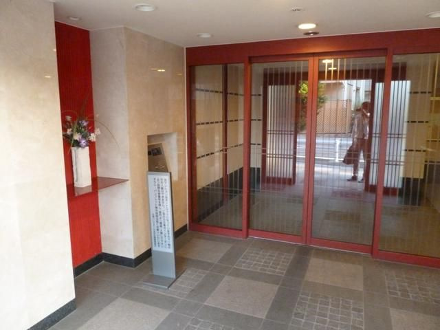 日神パレステージ光が丘南のエントランス