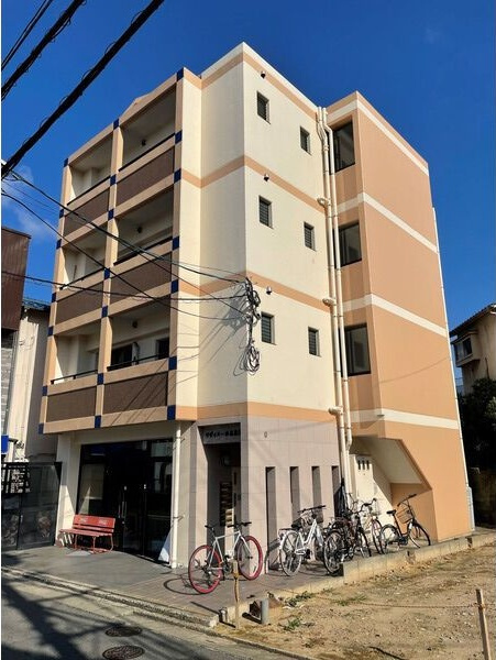 リヴィエール友泉亭の外観