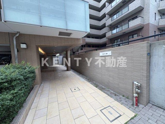 【エントランス】 | 建物の内部です