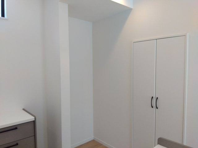 八戸市江陽１丁目のキッチン|階段下収納
