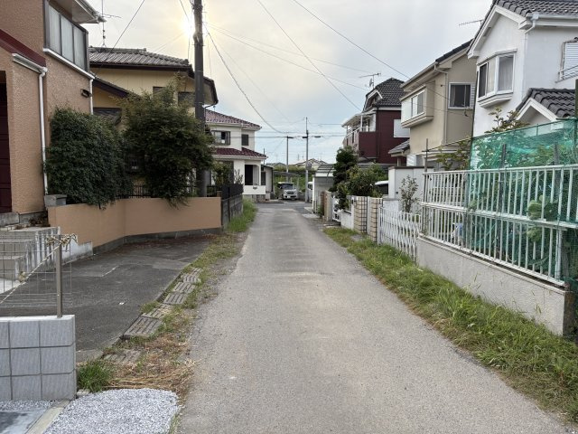 【前面道路含む現地写真】 | 深谷市稲荷町北第3　LiveleGarden.s　新築戸建　全3棟　1号棟