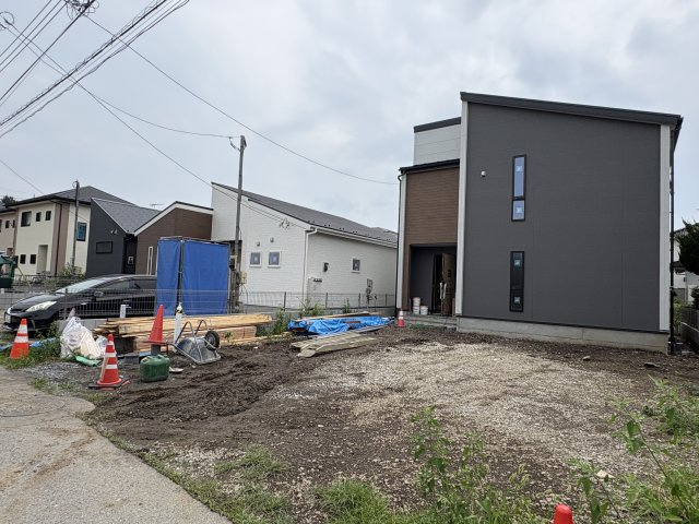 【前面道路含む現地写真】 | 深谷市稲荷町北第3　LiveleGarden.s　新築戸建　全3棟　1号棟