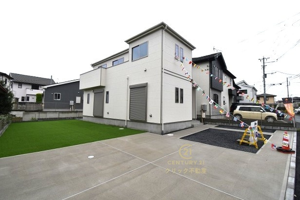 ハートフルタウン 　水戸市見川3丁目964番　Aの駐車場|新築戸建てを購入する際、庭付き、駐車場付きは大変魅力的です。十分な駐車スペースがあれば、ご家族様それぞれが車をご所有の場合や来客の際も安心です。