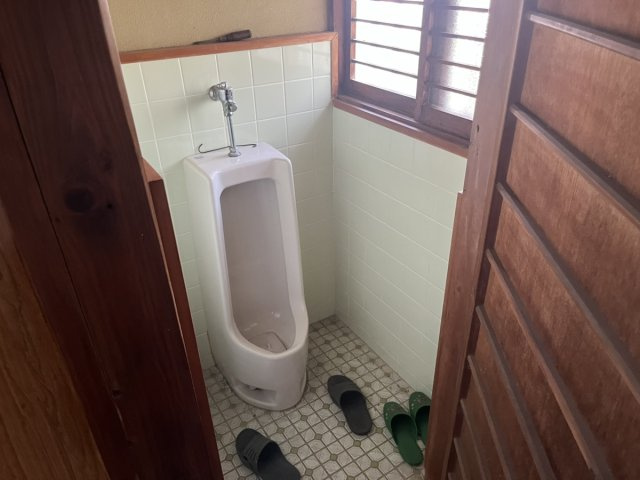 西条市北条中古住宅【650】土地298.93坪　建物不明のトイレ