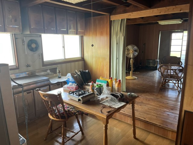 西条市北条中古住宅【650】土地298.93坪　建物不明のキッチン