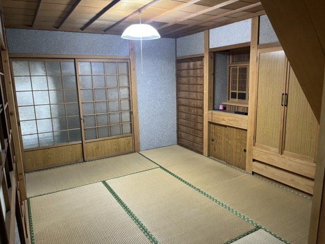 西条市北条中古住宅【650】土地298.93坪　建物不明の和室
