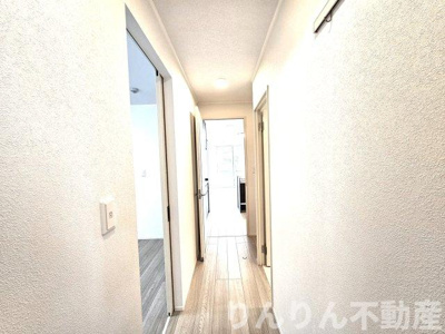 【内装】 | ベルティルミナス | 明るい色調の室内です